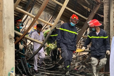 Hỗ trợ các nạn nhân vụ hỏa hoạn tại phường Trung Văn, quận Nam Từ Liêm