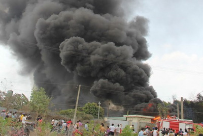 Bình Dương: Cháy lớn kèm tiếng nổ tại kho hàng ở thị xã Thuận An