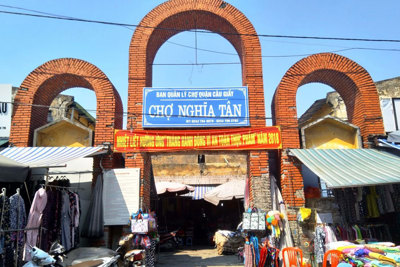 Mâu thuẫn tại chợ Nghĩa Tân, quận Cầu Giấy: Sẽ cưỡng chế các trường hợp cố tình vi phạm