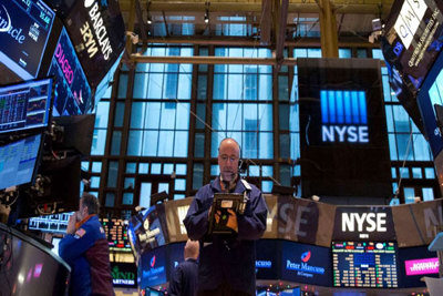 Phấn khích với gói kích thích 2.000 tỷ USD của Nhà Trắng, Dow Jones nhảy vọt 2%