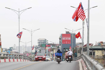 Đường Nhật Tân – Nội Bài rực rỡ cờ hoa trước Hội nghị thượng đỉnh Mỹ-Triều Tiên