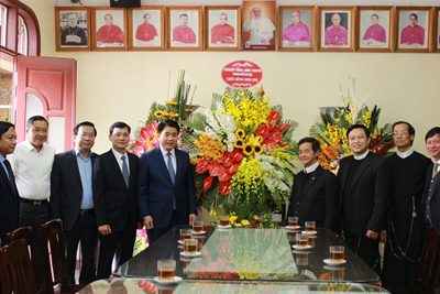 Chủ tịch Nguyễn Đức Chung chúc mừng Giáng sinh tại Giáo xứ Thái Hà