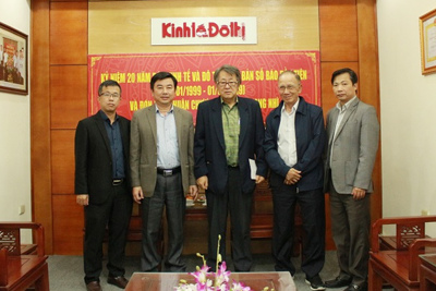 Chủ tịch Hội Nhà báo tỉnh Chiang Mai thăm tòa soạn báo Kinh tế & Đô thị