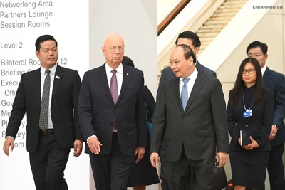 Chủ tịch Diễn đàn Kinh tế thế giới ấn tượng trước sự thay đổi ngoạn mục của Việt Nam