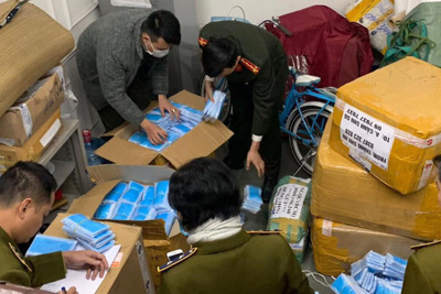 Thu giữ 120.000 khẩu trang ở Hà Nội: Không liên hệ được chủ hàng