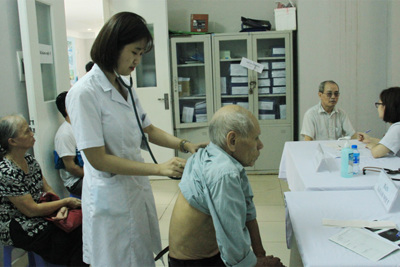 Bệnh viện Hữu Nghị Việt Xô khám sức khỏe miễn phí cho người cao tuổi
