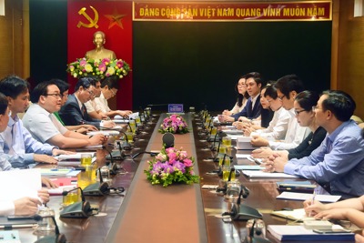 Bí thư Thành ủy tiếp đại diện các Hiệp hội doanh nghiệp tại Việt Nam