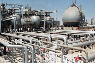 Thêm UAE tham gia cuộc đua sản lượng, giá dầu lao dốc 3%