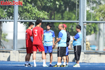 [Ảnh] Trọng Hùng và Tấn Sinh tập riêng, thầy Park gặp khó trước trận đấu với U22 Lào?