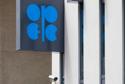 OPEC+ đồng ý gia hạn thỏa thuận giảm sản lượng để hỗ trợ giá dầu
