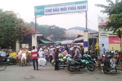 Hà Nội: Lo an toàn thực phẩm vì 200 hộ kinh doanh vãng lai tại chợ đầu mối phía Nam