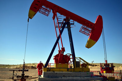 Dầu đá phiến của Mỹ tăng kỷ lục gây sức ép lên giá dầu