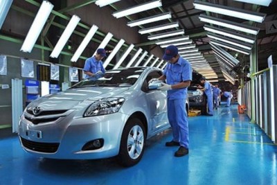 Việt Nam tiêu thụ gần 273.000 ô tô năm 2017