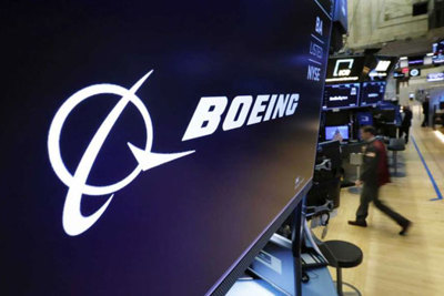 Thêm nhiều nước cấm bay 737 Max, cổ phiếu Boeing tiếp tục lao dốc mạnh
