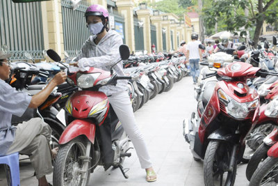 Hà Nội chuẩn bị tăng phí trông giữ xe trên vỉa hè, lòng đường: Chỉ tăng mạnh ở khu vực lõi đô thị