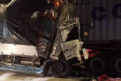 Xe tải tông đuôi container làm 3 người chết: Tốc độ các phương tiện là bao nhiêu?
