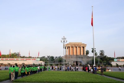 Điện và thư mừng kỷ niệm 73 năm Quốc khánh CHXHCN Việt Nam