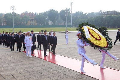 Chủ tịch Trung Quốc Tập Cận Bình vào Lăng viếng Chủ tịch Hồ Chí Minh