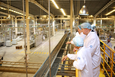 Siêu nhà máy sữa Vinamilk "ghi điểm" với đoàn công tác của Bộ Nông nghiệp Hoa Kỳ