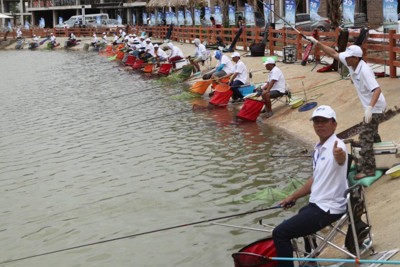330 cần thủ so tài "Giải câu cá Quốc tế FLC Sầm Sơn 2018”