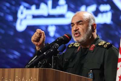 Vệ binh cách mạng Iran cảnh báo hủy diệt kẻ thù xâm lược