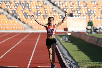 Cô gái chạy xe ôm người Hà Nội giành vàng SEA Games 30 nội dung đi bộ 10.000m