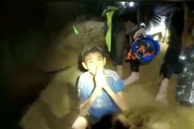 Đội cứu hộ quyết định dạy bơi để đưa đội bóng Thái Lan ra khỏi hang ngập nước