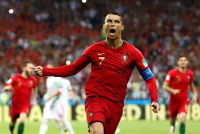 Bồ Đào Nha - Tây Ban Nha: Ronaldo lập hat-trick trận đấu đầy kịch tính