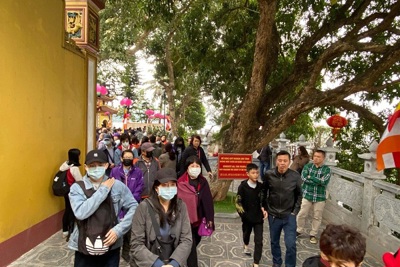 Hà Nội: Yêu cầu người dân đeo khẩu trang tại nơi công cộng, lễ hội