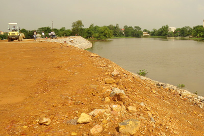 Sự cố sạt lở đê hữu sông Lương qua xã Đại Xuyên: Đang khẩn trương khắc phục hậu quả