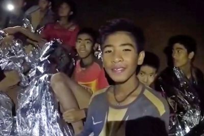 Cứu hộ Thái Lan thay đổi phương án đưa đội bóng mắc kẹt ra ngoài