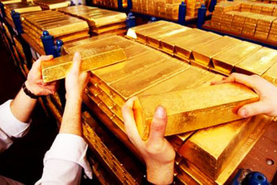 Giá vàng lao dốc khủng, vàng thế giới mất gần 60 USD/oz chỉ sau 1 phiên