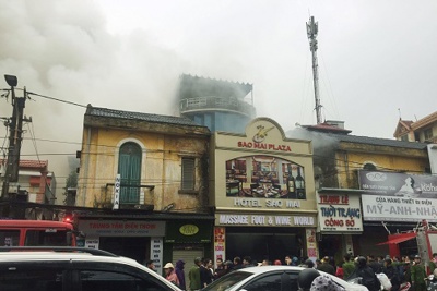 Hải Phòng: Cháy lớn tại khách sạn vừa khai trương trên đường Lạch Tray