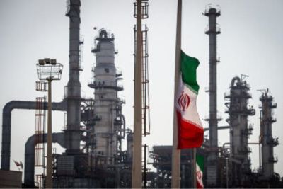 Giá dầu tiếp tục đi lên do căng thẳng Mỹ - Iran leo thang
