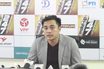 HLV Nguyễn Đức Thắng chỉ trích trọng tài sau trận thua trước Viettel