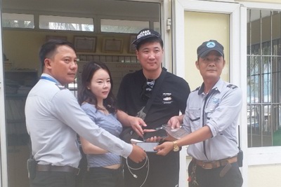 Đà Nẵng: Trao trả tài sản thất lạc cho du khách Hàn Quốc