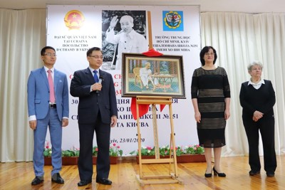 Chủ tịch Hồ Chí Minh và 30 năm ngôi trường mang tên Người tại Kyiv