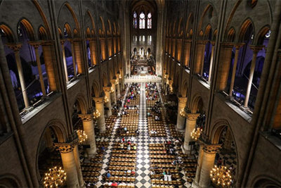 Những giá trị "có một không hai" có thể cháy rụi trong Nhà thờ Đức Bà Paris