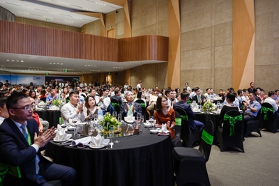 Bamboo Airways tổ chức sự kiện vinh danh top 100 đại lý xuất sắc nhất 3 miền