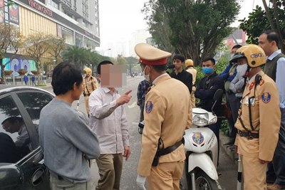 Gây tai nạn trên phố Kim Mã, tài xế ô tô lộ vi phạm nồng độ cồn mức "khủng"