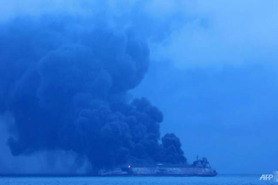 Hải quân Mỹ hỗ trợ tìm kiếm 32 thủy thủ trên tàu Iran mất tích