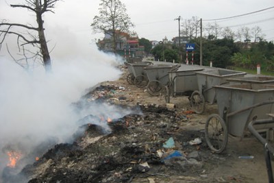 Làng nghề nhuộm, thuộc da ô nhiễm vì rác thải, khói bụi