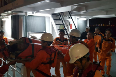 Quảng Nam: Ngư dân nhảy xuống biển cứu đồng nghiệp gặp nạn