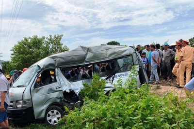 Thông tin mới nhất vụ tàu hỏa đâm ô tô khiến 3 người chết ở Bình Thuận