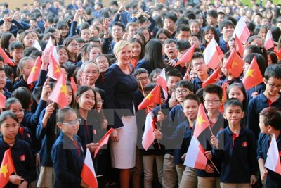 Phu nhân Tổng thống Ba Lan thăm Trường Marie Curie Hà Nội