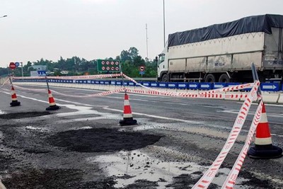 Cao tốc Đà Nẵng - Quảng Ngãi lại hư hỏng, Bộ Giao thông ra tối hậu thư