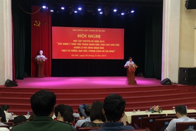 Cán bộ, phóng viên báo chí Hà Nội học tập chuyên đề "Xây dựng ý thức tôn trọng Nhân dân"