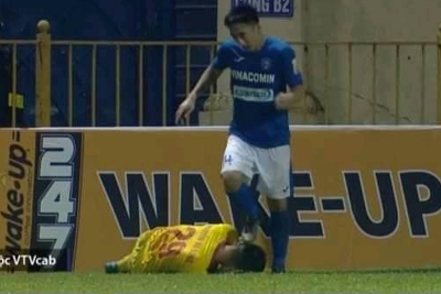 Cầu thủ Than Quảng Ninh nhận án phạt nặng với hành vi chơi xấu tại vòng 20 V-League 2019