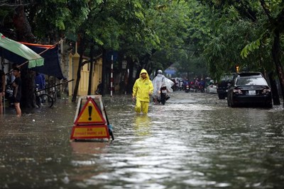 Giảm thiểu úng ngập mùa mưa: Tăng cường tuyên truyền thay đổi nhận thức của người dân