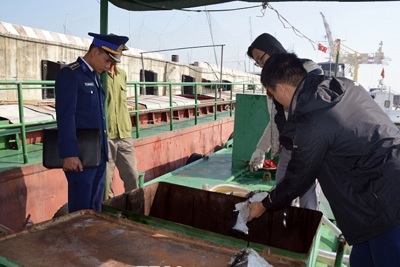 Cảnh sát biển tạm giữ hơn 20.000 lít dầu FO không rõ nguồn gốc